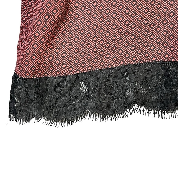 EXPRESS Dress Size Large Red‎ Black Geometric Lace Trim Short Sleeve - Picture 6 of 13